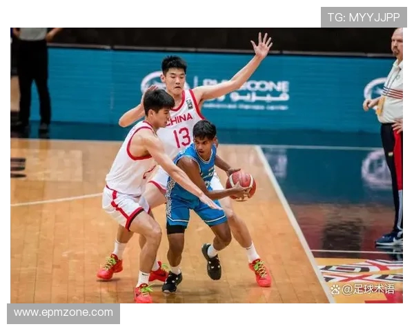 中国足球队CBA队员：篮球与足球运动员的双重身份